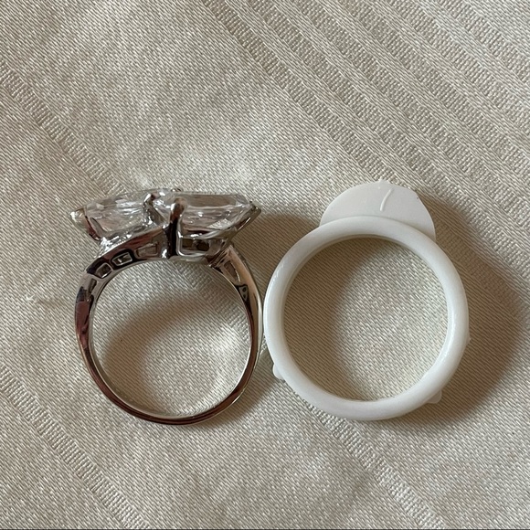 Ring from Italy, Size 7 - Picture 5 of 7